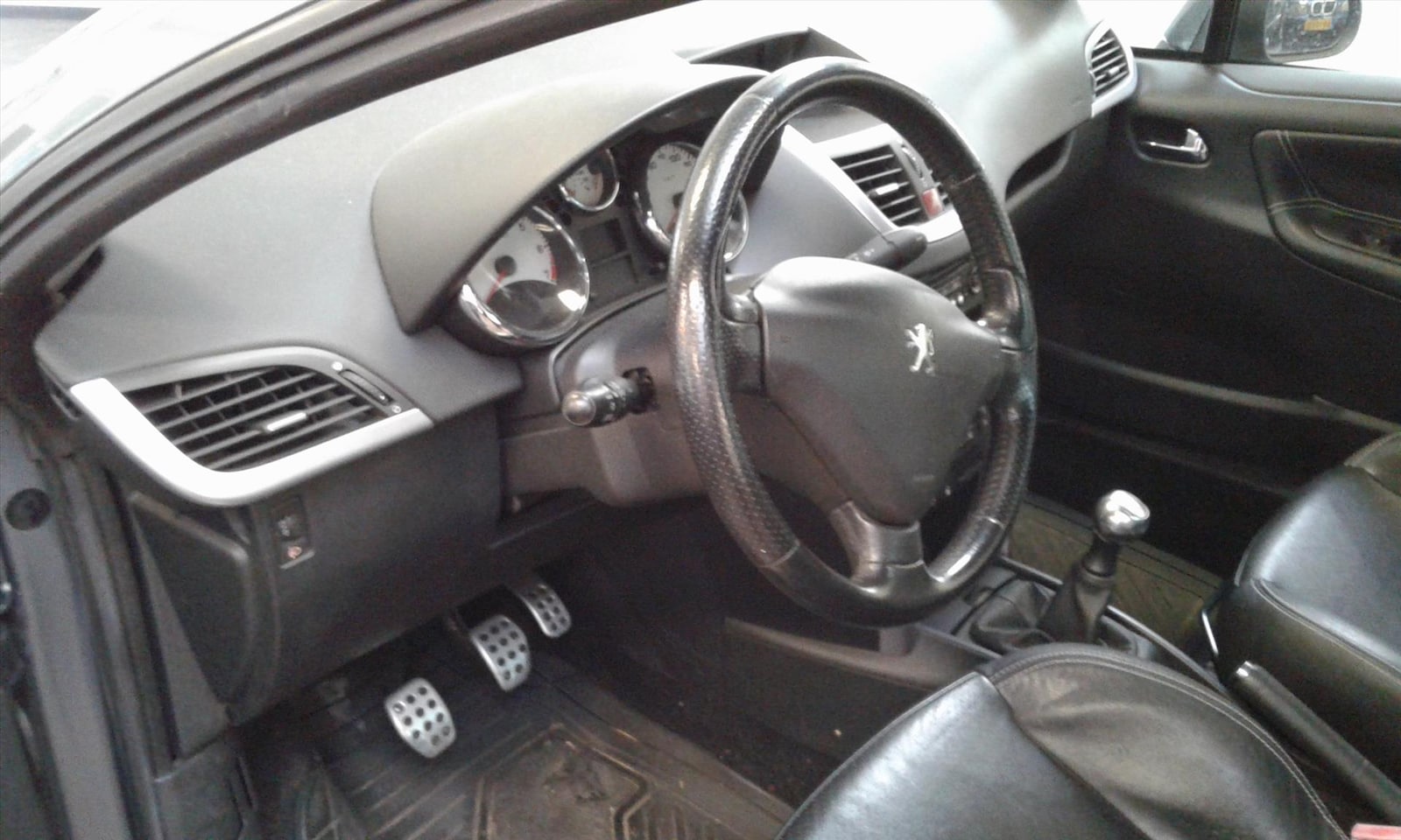 Peugeot 207 - 1.6 VTi 16V 120pk