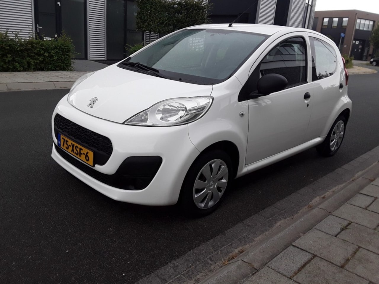 Peugeot 107 - 1.0 Access Accent 1.0 ACCESS ACCENT - AutoWereld.nl