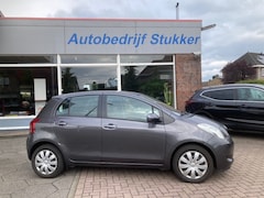 Toyota Yaris - 1.3 VVT-i Cool Comfort Navi 127680 km