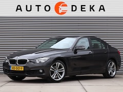 BMW 3-serie - 318i Essential Automaat *Dealeronderh.*Leder*Navigatie