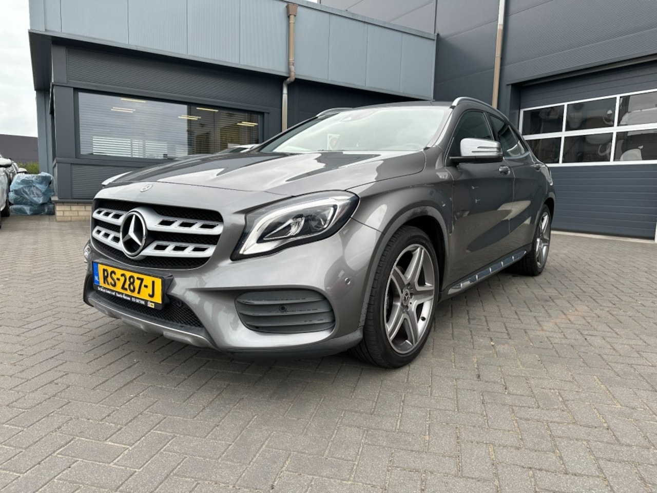 Mercedes-Benz GLA-Klasse - GLA 180 Premium AMG-Line Camera stoelverw. - AutoWereld.nl