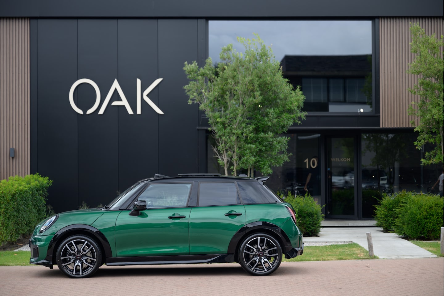 MINI 5-Deurs - 1.5 Cooper C John Cooper Works M | Panorama | Leder | Head-Up | 18"LM | British Racing Gre - AutoWereld.nl