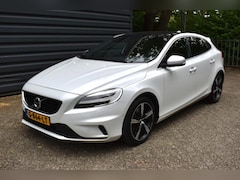 Volvo V40 - 1.5 T3 R-DESIGN SPORTAUTOMAATPANODAKBJ 2019PARELMOER WIT14894 EURO