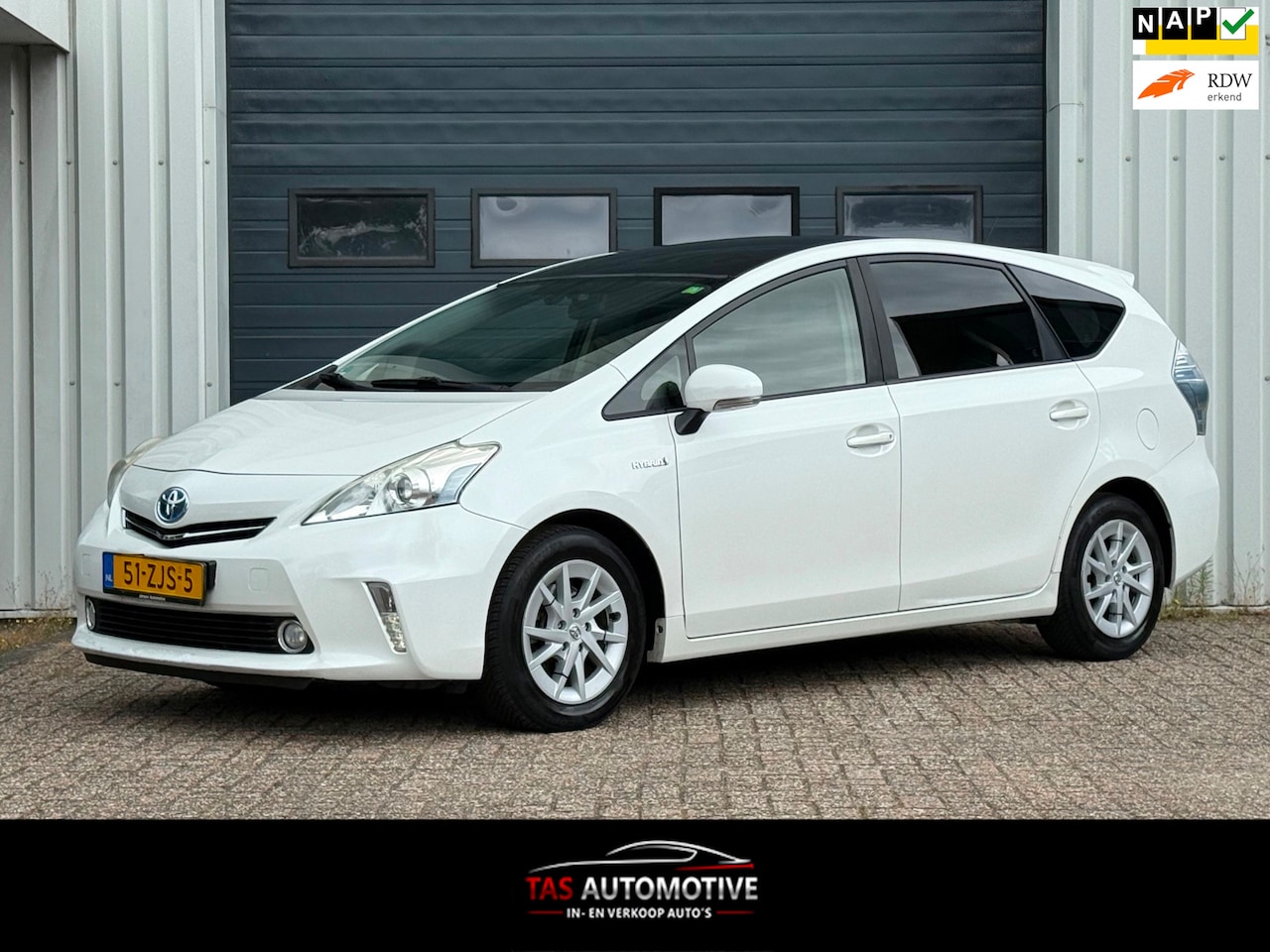 Toyota Prius Wagon - 1.8 Aspiration 96g PANO / NAVI / LEER - AutoWereld.nl
