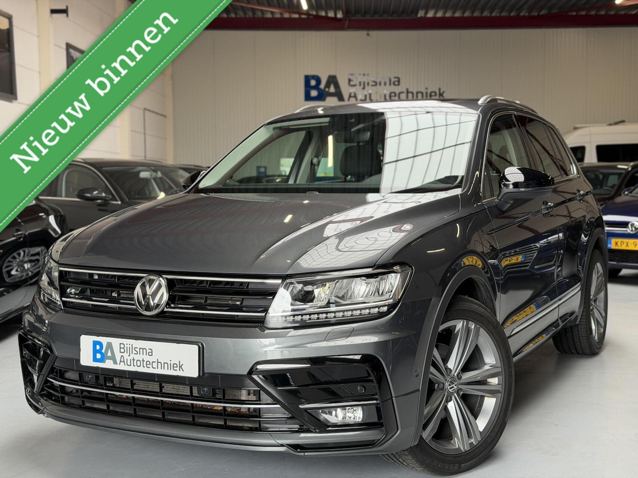 Volkswagen Tiguan - 1.5 TSI ACT R-line | Pano | Trekhaak - AutoWereld.nl