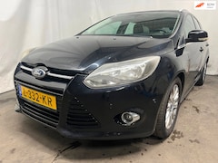 Ford Focus Wagon - 1.6 EcoBoost Titanium SCHADEAUTO
