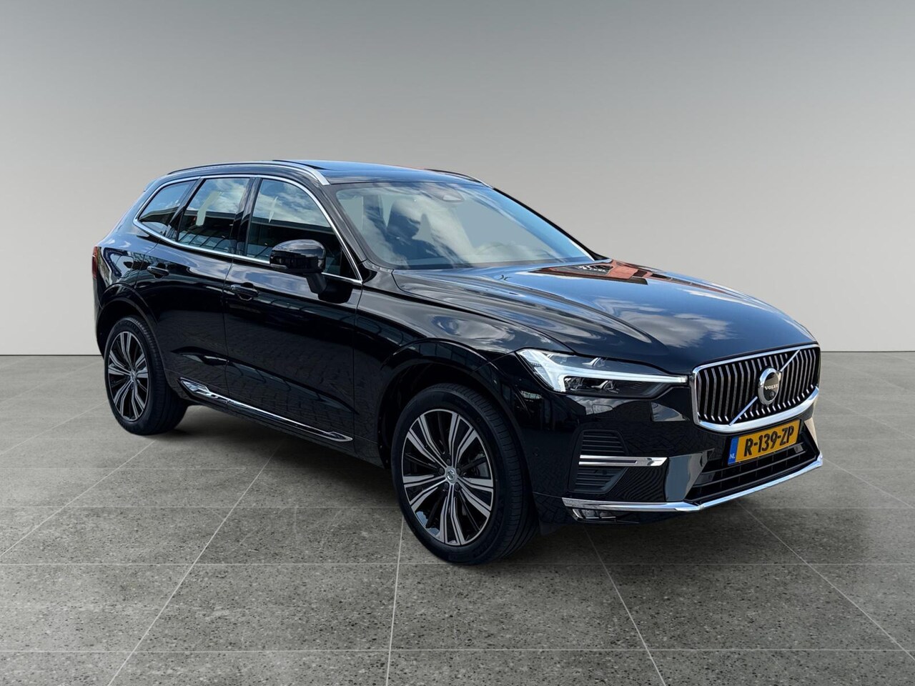 Volvo XC60 - B4 Ultimate Bright | Dealer onderhouden | Harman Kardon | - AutoWereld.nl