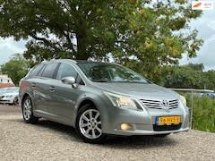 Toyota Avensis Wagon - 1.8 VVTi Panoramic | Automaat + Pano + Cruise + Clima nu € 3.975,