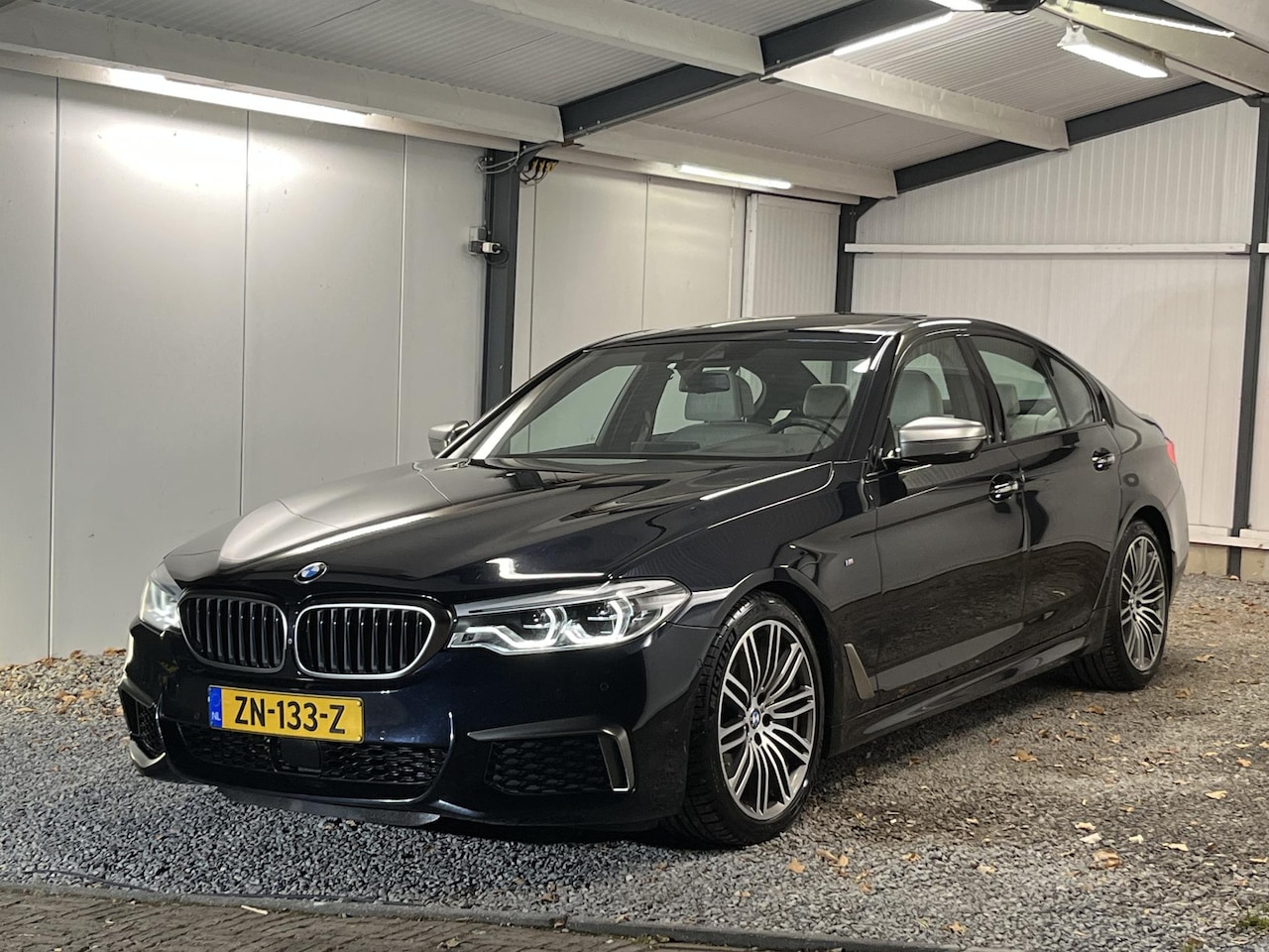BMW 5-serie - M550i xDrive High Exe 2017 VOLL OPTIES*NP €153.000,- 2e EIG*DEALER O.H.. - AutoWereld.nl