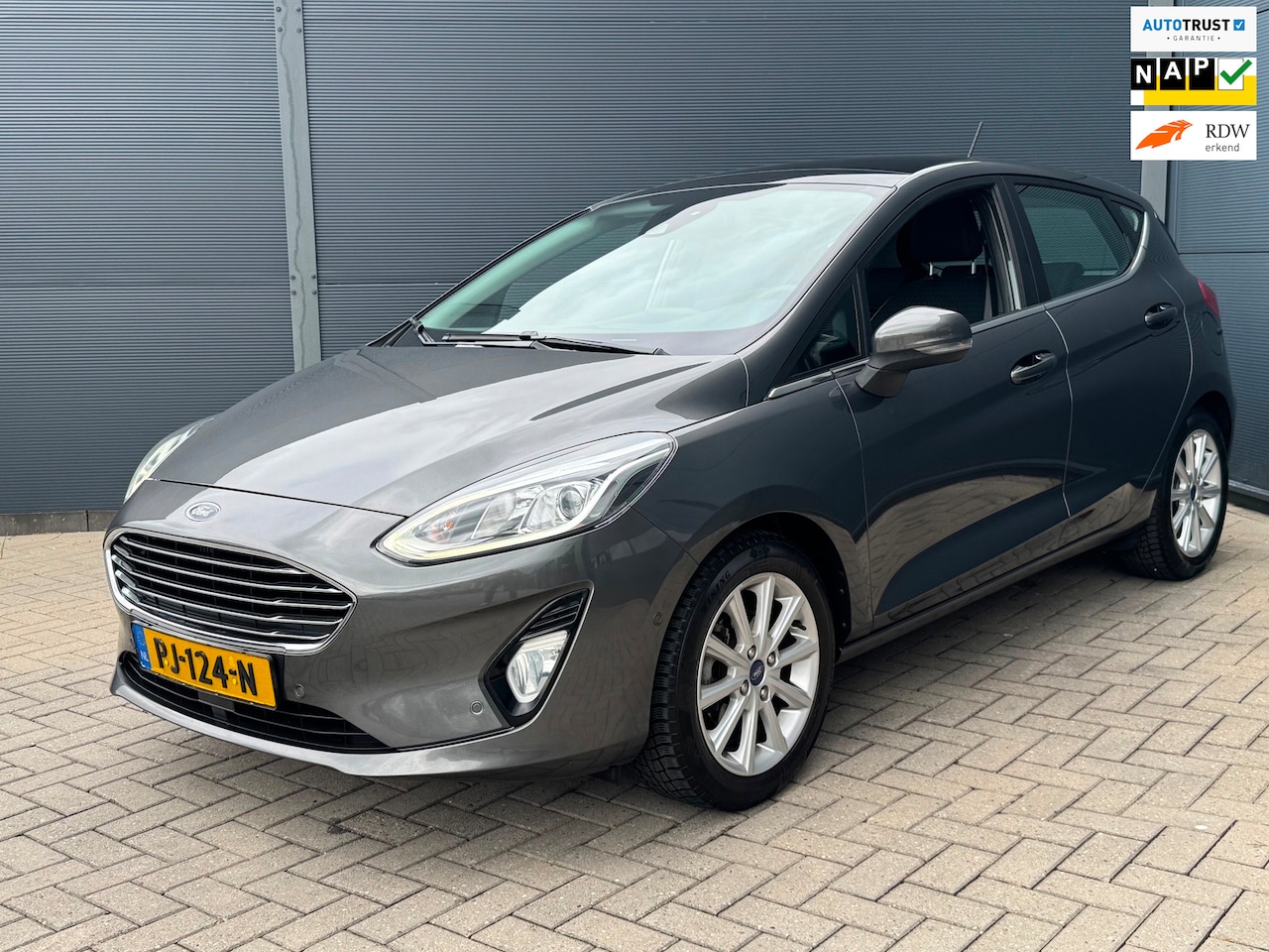 Ford Fiesta - 1.0 EcoBoost Titanium / Nw Riem / Pano / Carplay - AutoWereld.nl