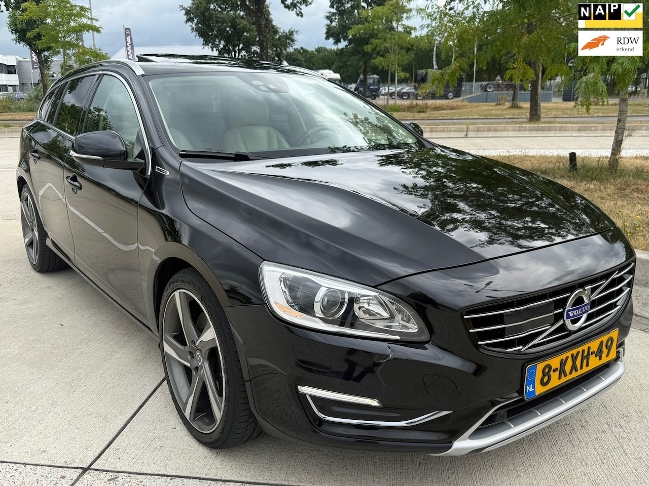 Volvo V60 - 2.4 D6 AWD Plug-In Hybrid Summum 2.4 D6 AWD Plug-In Hybrid Summum - AutoWereld.nl
