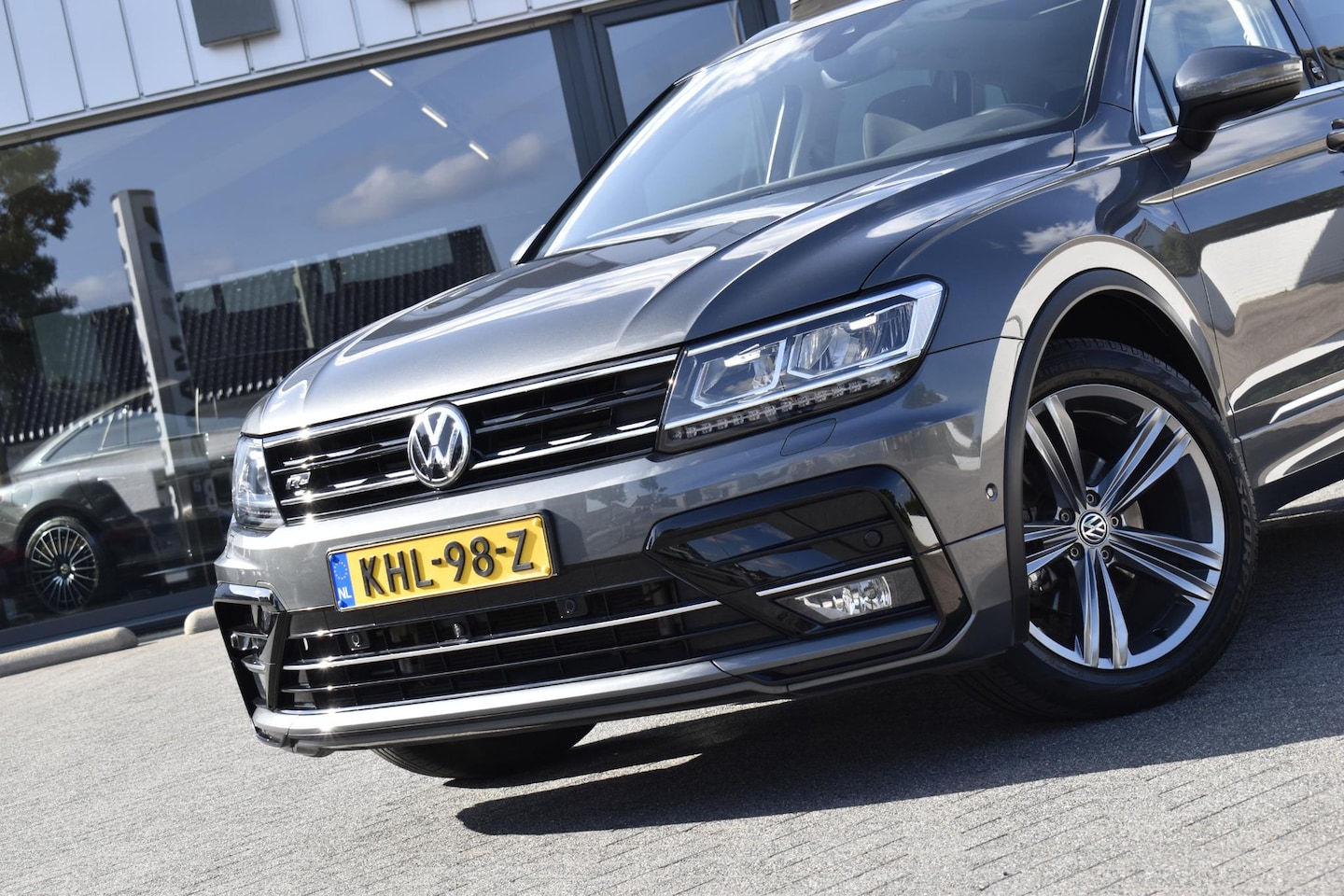 Volkswagen Tiguan - 1.4 TSI ACT Highline Business R 1.4 TSI ACT Highline Business R - AutoWereld.nl