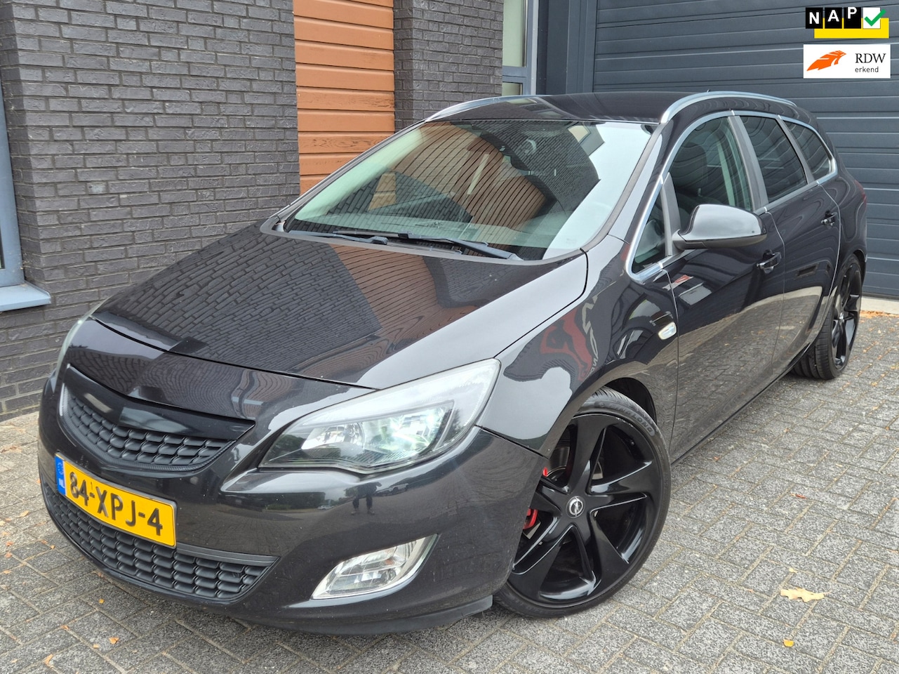 Opel Astra Sports Tourer - 1.7 CDTi S/S Cosmo Navigatie/Trekhaak/Nieuwe APK! - AutoWereld.nl