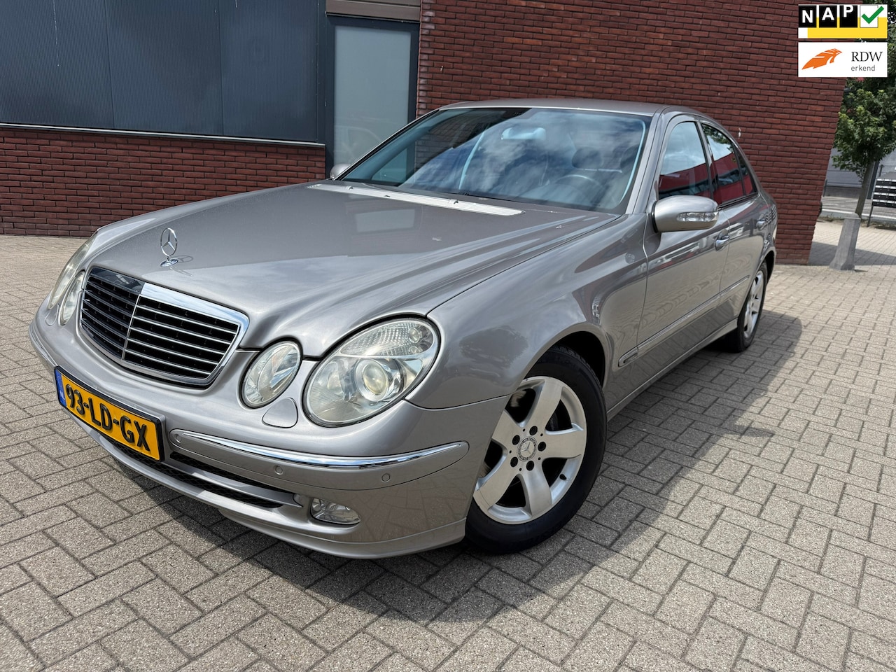 Mercedes-Benz E-klasse - 320 CDI Avantgarde ORG NL NAP/EERSTE EIGENAAR/UNIEK/ZELDZAAM MOOI/RIJDT EN SCHAKELT NIEUW/ - AutoWereld.nl