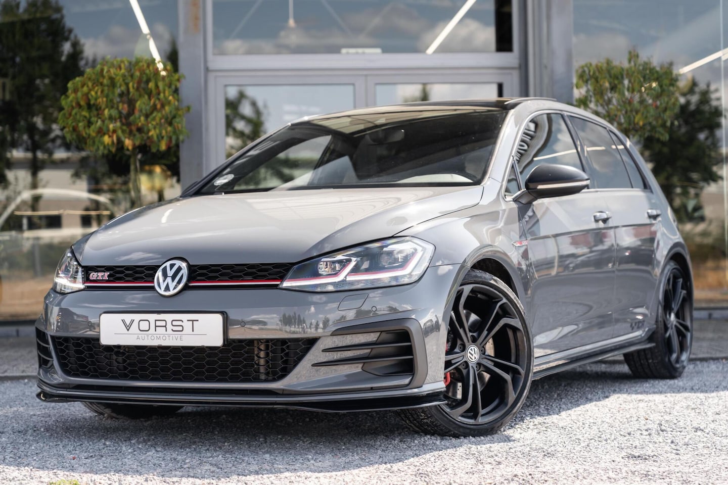 Volkswagen Golf - 2.0 TSI GTI TCR Pano Akra Leder DCC - AutoWereld.nl