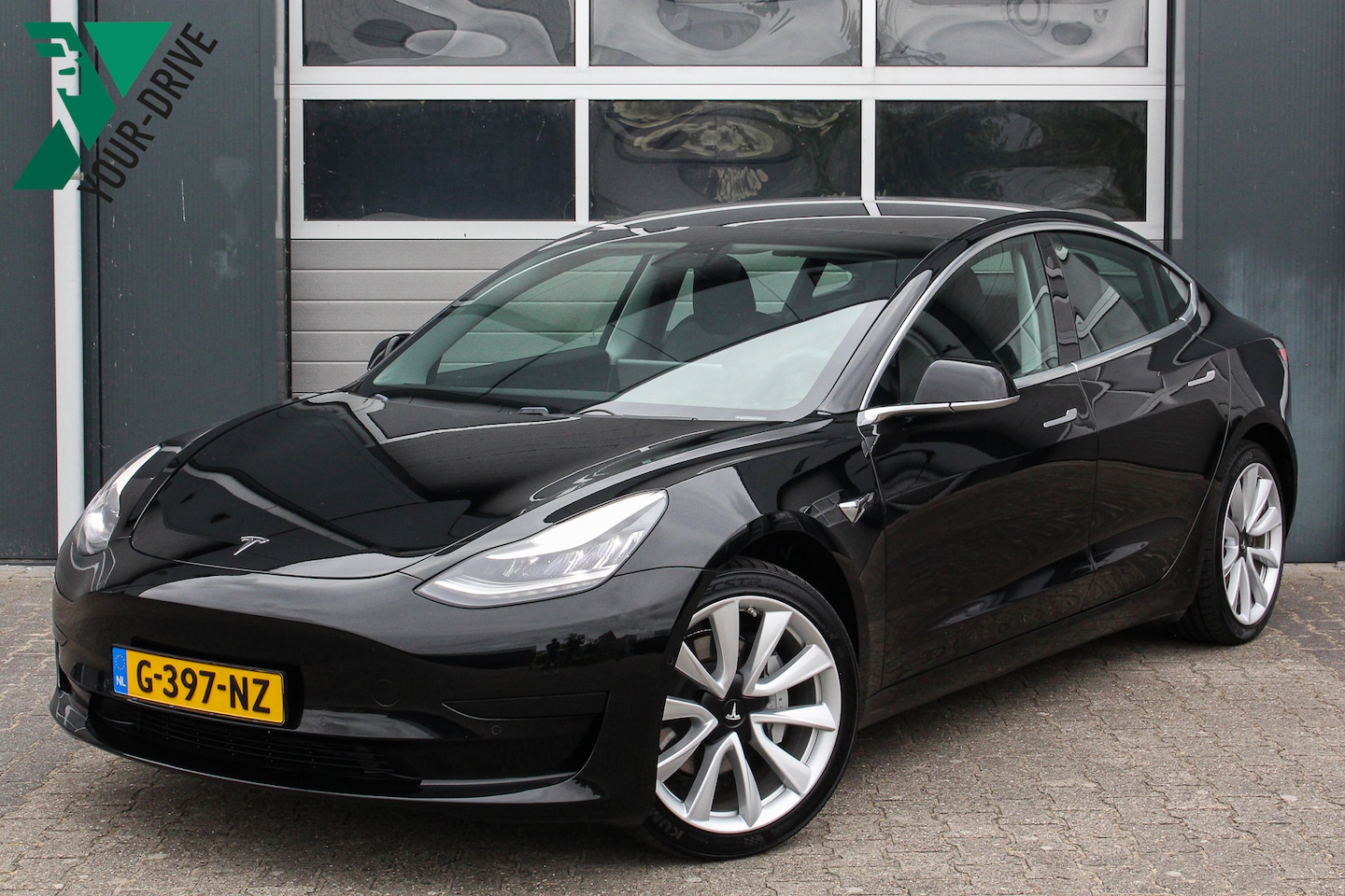 Tesla Model 3 - Standard RWD Plus 60 kWh | Trekhaak & 19 Inch | Nette Nederlandse Tesla met lage kilometer - AutoWereld.nl