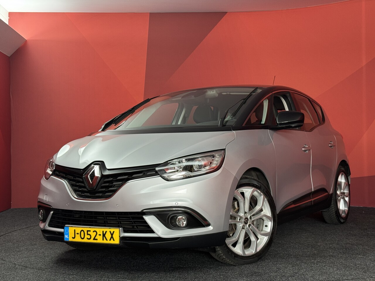 Renault Scénic - 1.3 TCe Bose | Camera | Trekhaak | Nieuw binnen! - AutoWereld.nl