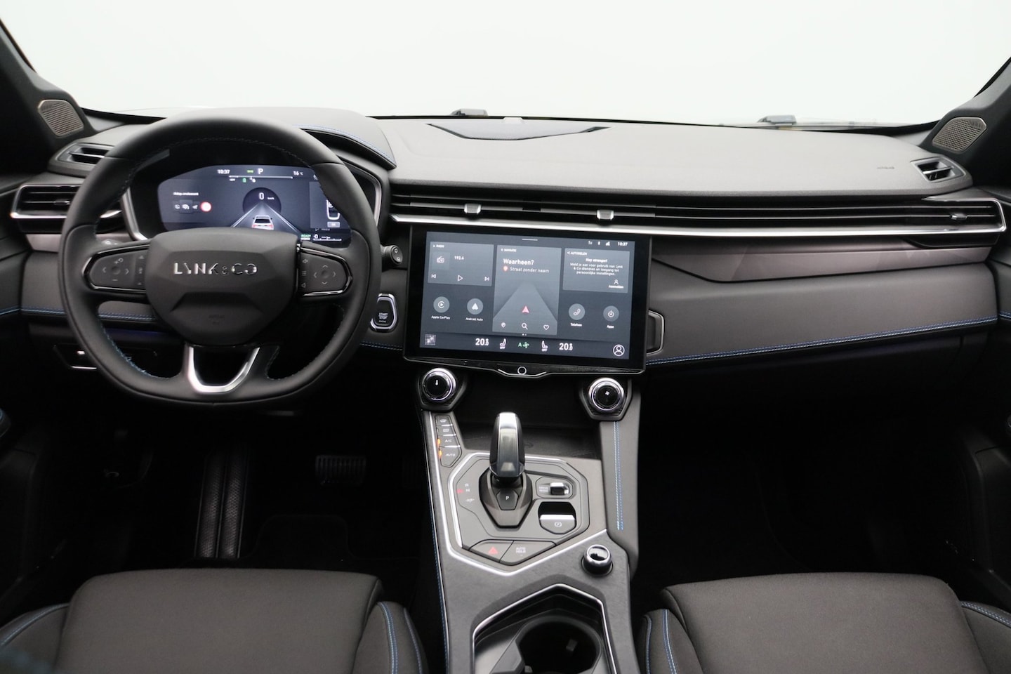 Lynk & Co 01 - 1.5 261PK Plug-in Hybrid *Zwarte Hemel* 360° Camera Pano/dak Apple/Carplay Adaptive/Cruise - AutoWereld.nl