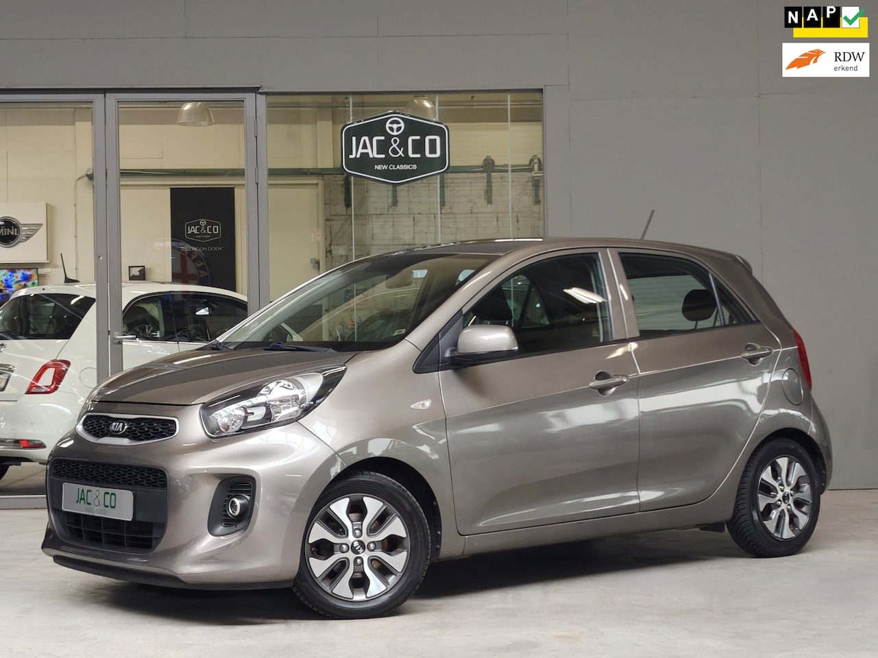 Kia Picanto - 1.0 CVVT PlusLine Navi-Camera-Airco - AutoWereld.nl
