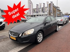 Volvo S60 - 1.6 T4 180 PK AUTOMAAT Kinetic Nap Pdc Schuifkantdak. Lmv Volledig Onderhouden