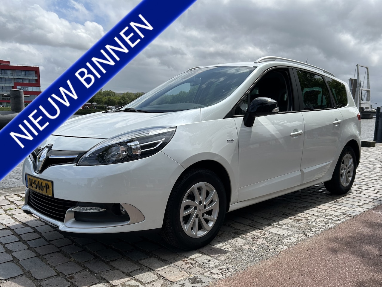 Renault Grand Scénic - 1.2 TCe Limited Airco/ECC Navi Cruise - AutoWereld.nl
