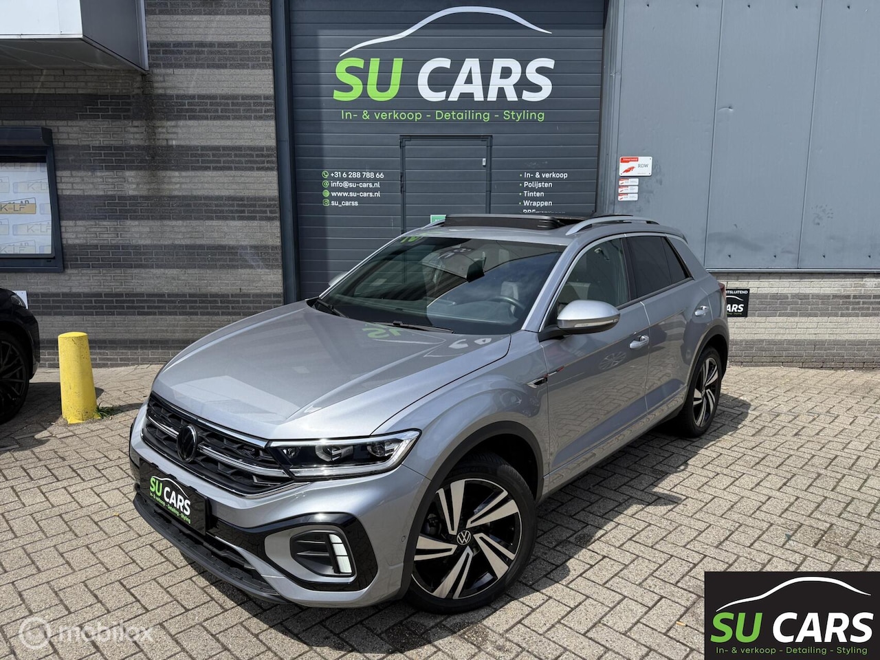 Volkswagen T-Roc - 1.5 TSI R-Line|PANO|IQ|Massage|Dodehoek|CAM - AutoWereld.nl