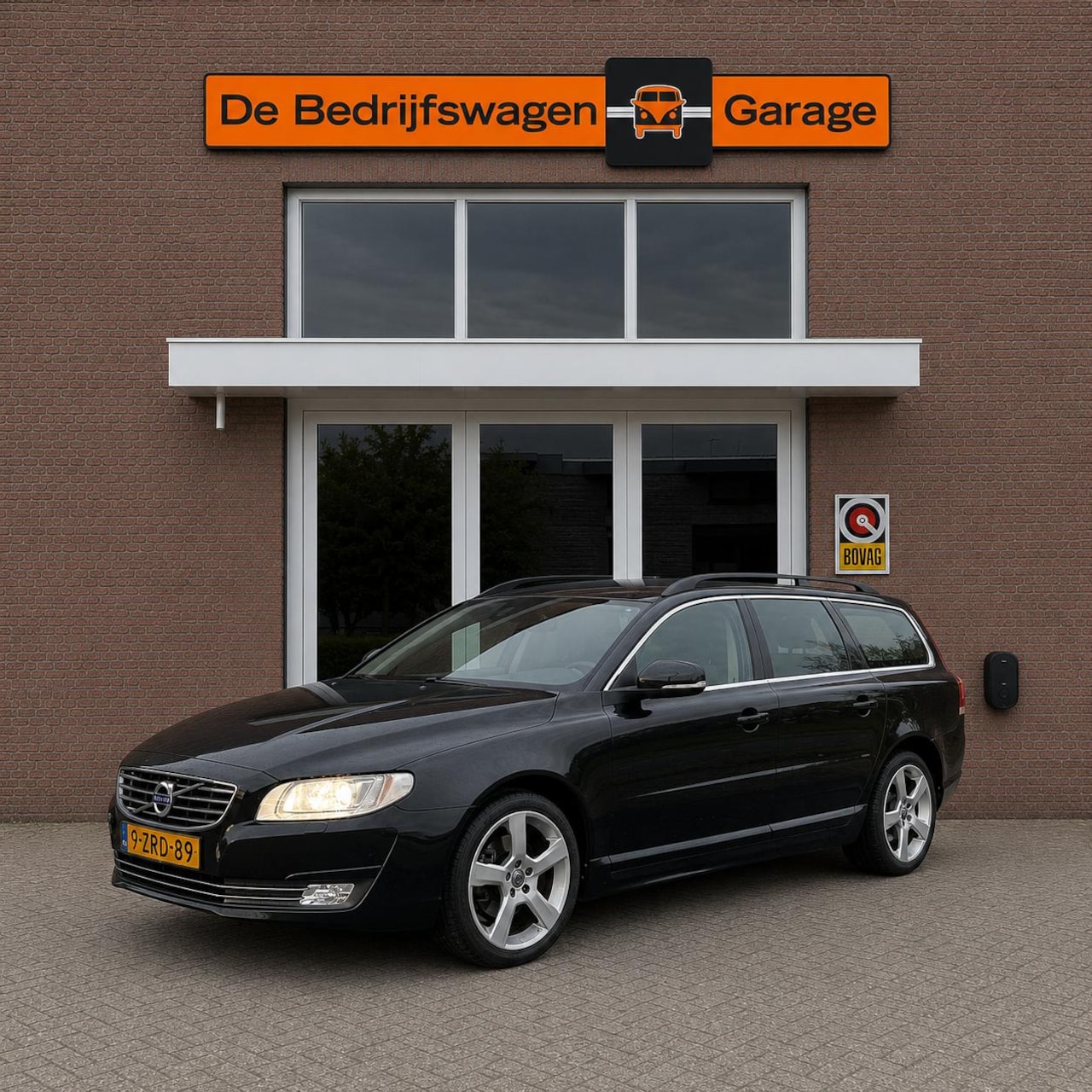 Volvo V70 - 1.6 T4 Nordic+ | Lederen bekleding | Navigatie | Cruise Control | Trekhaak | Standkachel - AutoWereld.nl
