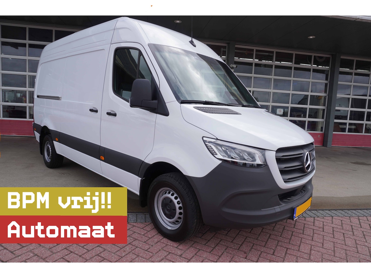 Mercedes-Benz Sprinter - 319 CDI 191PK L2H2 RWD Pro Automaat nr.V149 | Airco | Cruise | Camera | geveerde stoel | T - AutoWereld.nl