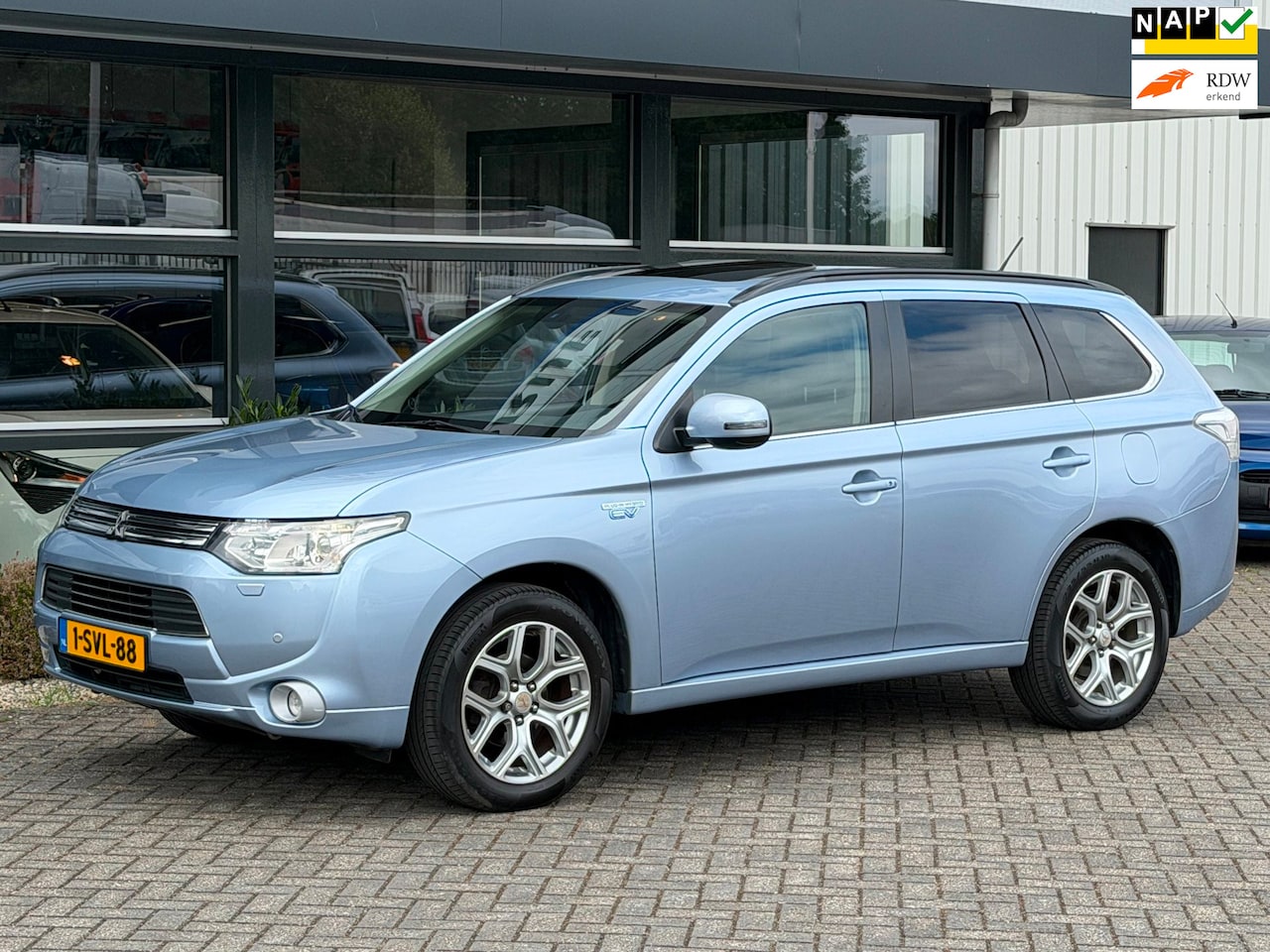 Mitsubishi Outlander - 2.0 PHEV instyle Navi Trekhaak NAP APK !! - AutoWereld.nl
