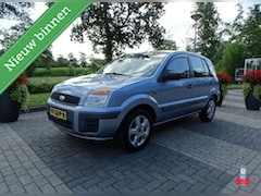 Ford Fiesta - 1.25 Ghia Nieuwe APK