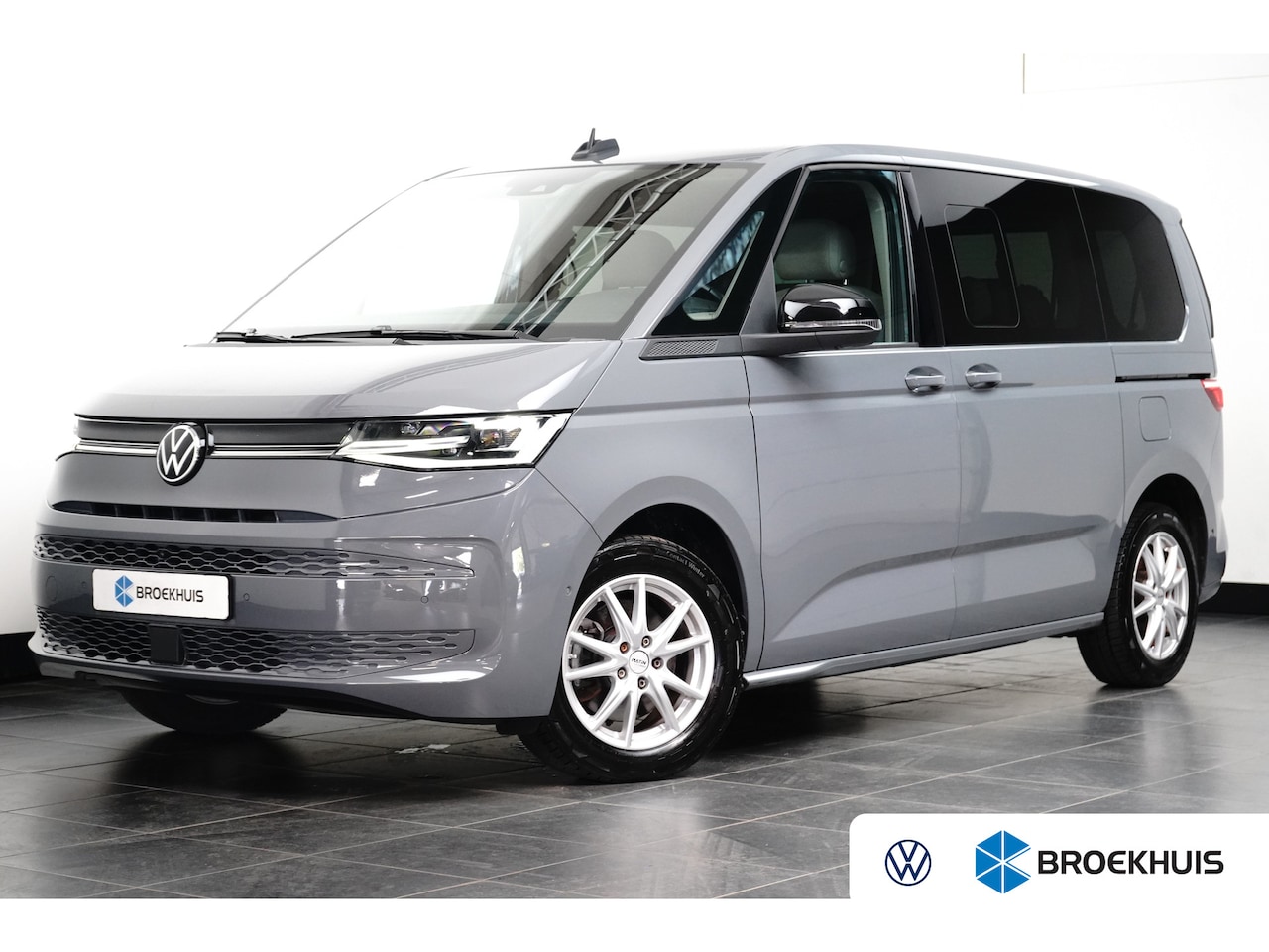 Volkswagen Multivan - 1.4 eHybrid 218 pk life 7pers. | Achteruitrijcamera | Apple Carplay | Stoelverwarming | - AutoWereld.nl