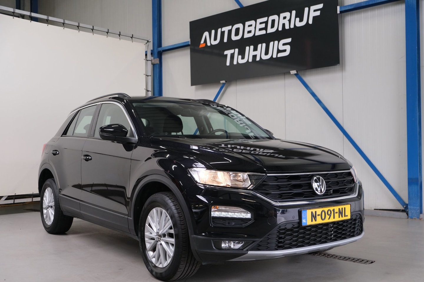 Volkswagen T-Roc - 1.0 TSI Style - N.A.P. Airco, Cruise, PDC. - AutoWereld.nl