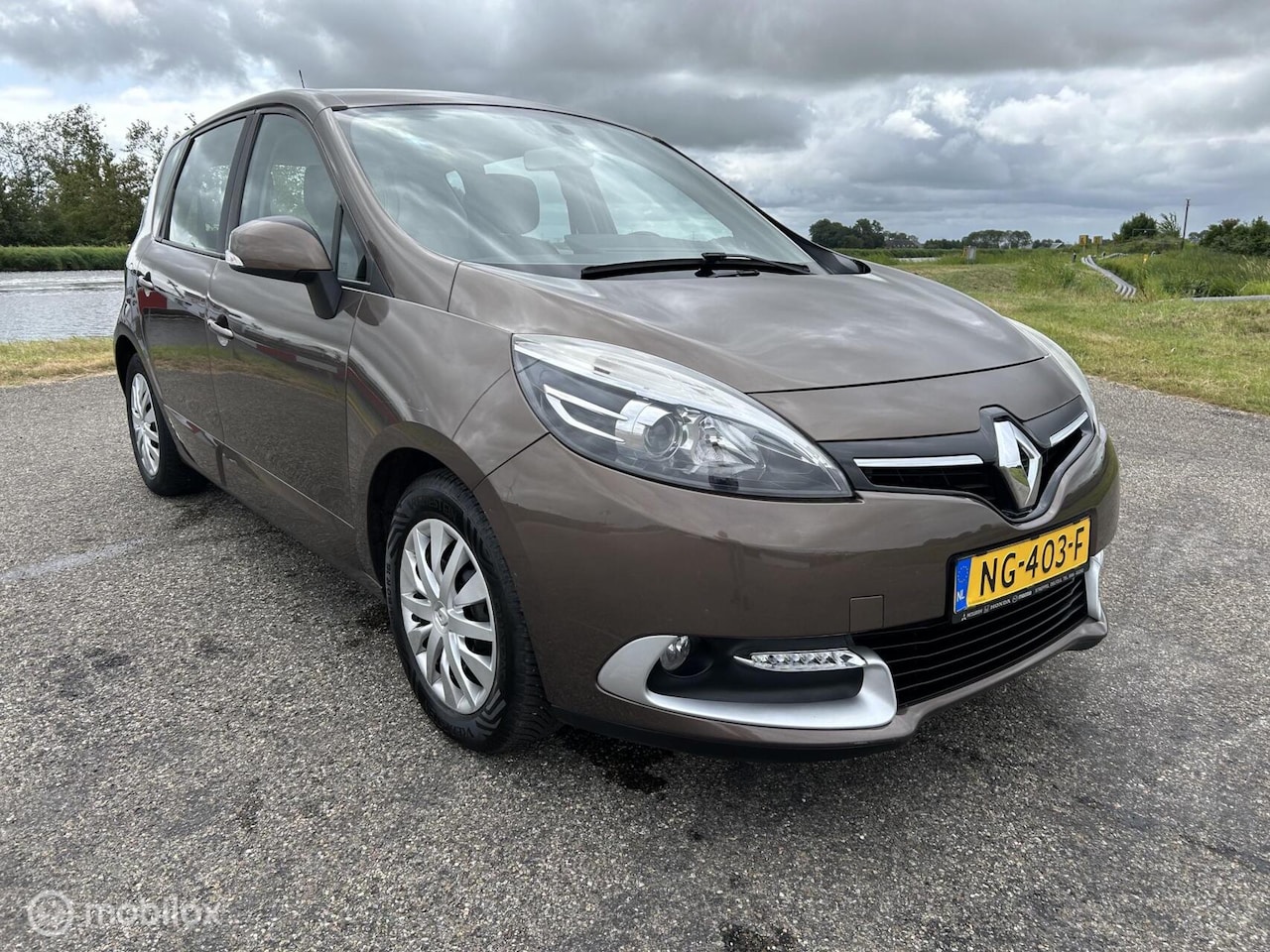 Renault Scénic - 1.5 dCi Expression Trekhaak - AutoWereld.nl