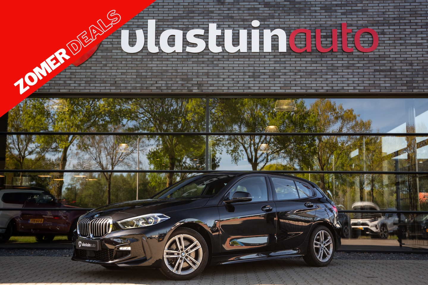 BMW 1-serie - 120i High Executive M-Sport , Adap. cruise, Carplay, Stoelverwarming - AutoWereld.nl