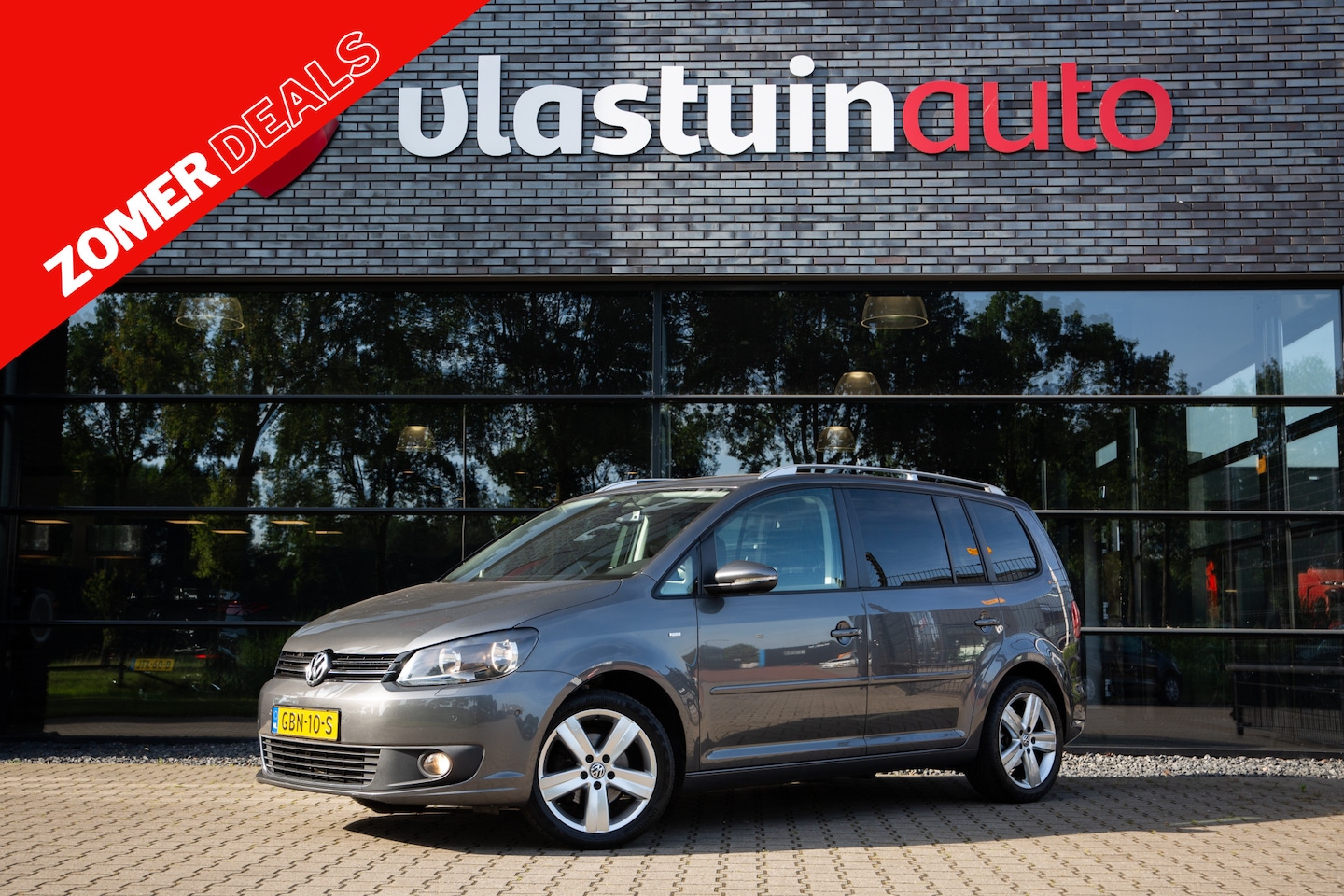 Volkswagen Touran - 1.2 TSI Highline BlueMotion 1.2 TSI Highline BlueMotion , Panoramadak, Trekhaak, Cruise control, Achteruitrijcamera, - AutoWereld.nl