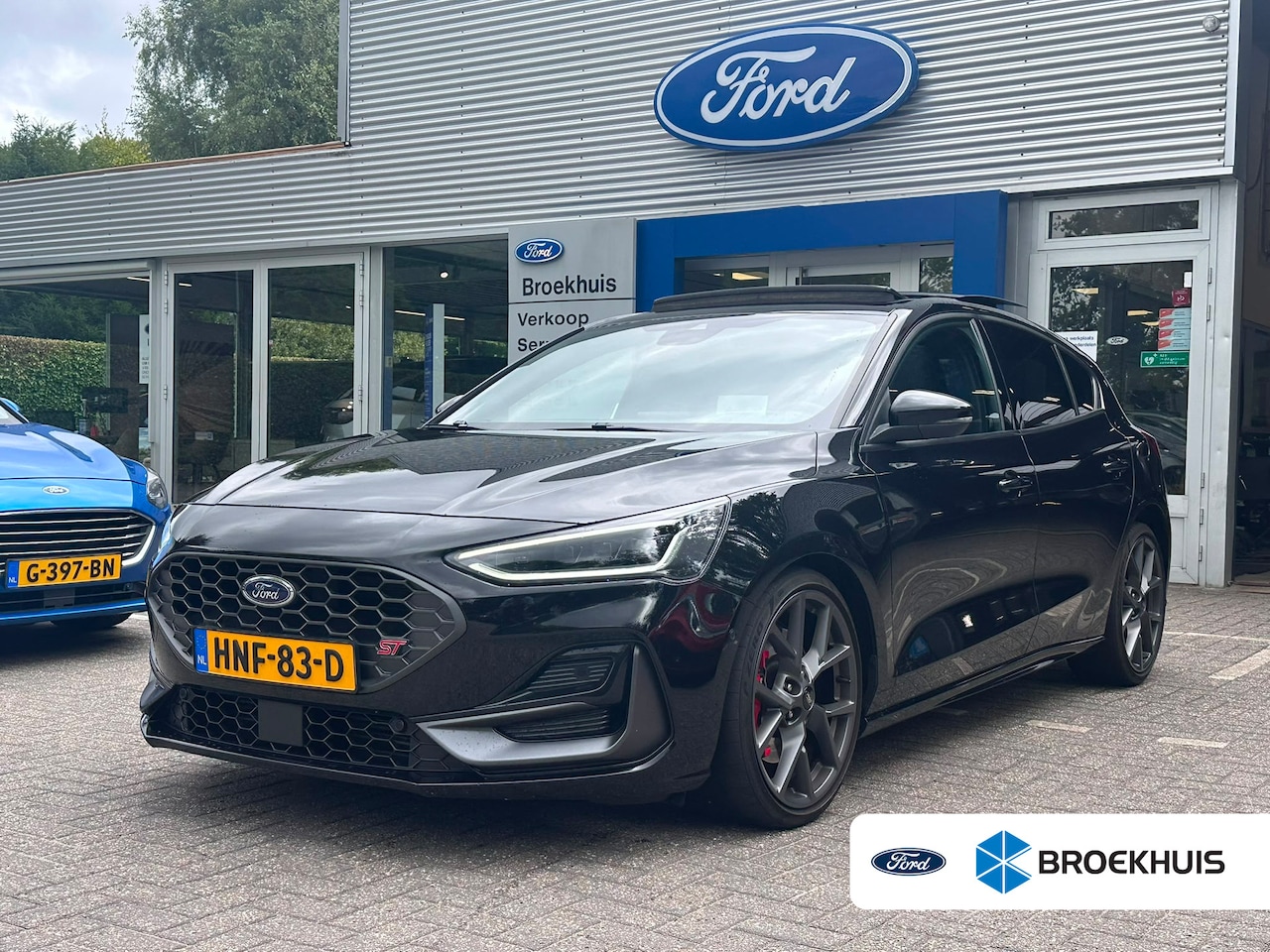 Ford Focus - 2.3EB ST-X | AUTOMAAT! | PANODAK | ADAPTIVE CRUISE HEAD UP | CAMERA | WINTERPACK | PERFORM - AutoWereld.nl