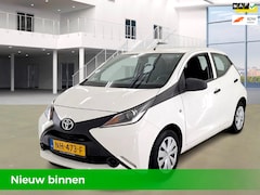 Toyota Aygo - 1.0 VVT-i x-now 5-Deurs| LED| Bluetooth| Airco| APK 02-2027| Elek.ramen