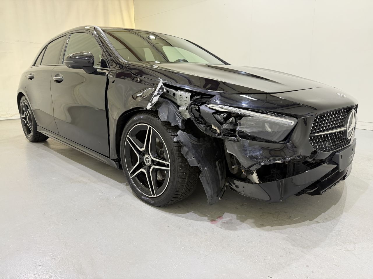 Mercedes-Benz A-klasse - HB A200d AMG Premium Plus Night - AutoWereld.nl