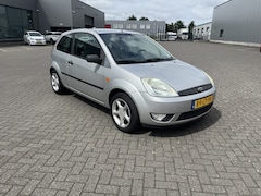 Ford Fiesta - 1.4-16V Trend 84 dkm met 1 jaar apk