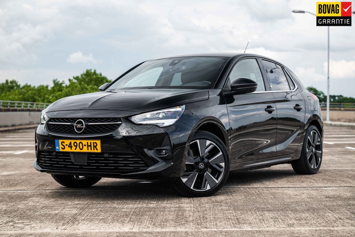 Opel Corsa-e - Ultimate 50 kWh | Airco/Clima | Cruise Control | Stuur/Stoel Verwarming | Parkeersensoren - AutoWereld.nl
