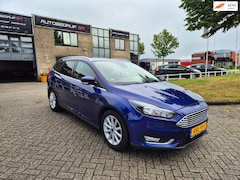 Ford Focus - Ecoboost Titanium Nieuwe Distributie PDC Navigatie Elektr Pakket