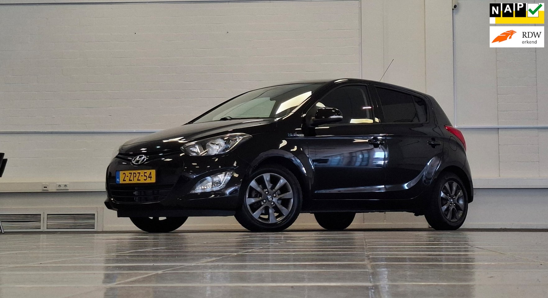 Hyundai i20 - 1.2i Go! Airco 100% Onderhouden Nieuwe APK PDC - AutoWereld.nl