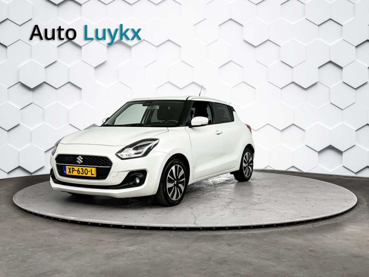 Suzuki Swift - 1.2 Stijl Smart Hybrid | Navigatie | Adaptieve Cruise Control | Parkeercamera - AutoWereld.nl