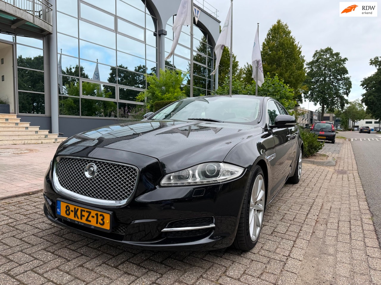 Jaguar XJ - 5.0 V8 Portfolio aut,panorama,leer,boekjes - AutoWereld.nl