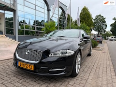 Jaguar XJ - 5.0 V8 Portfolio aut, panorama, leer, boekjes