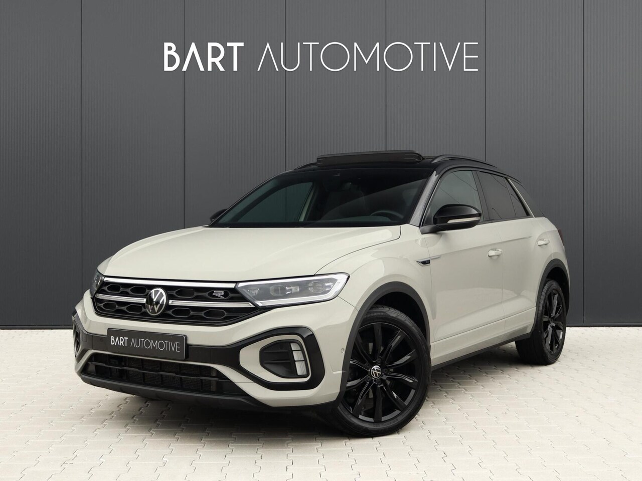 Volkswagen T-Roc - 1.5 TSI R-Line|ACC|pano|IQ.Light|trekhaak - AutoWereld.nl