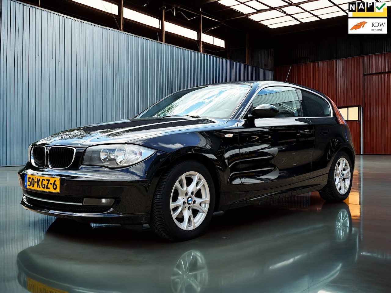 BMW 1-serie - 118i Business Line Carplay wireless_nette wagen - AutoWereld.nl