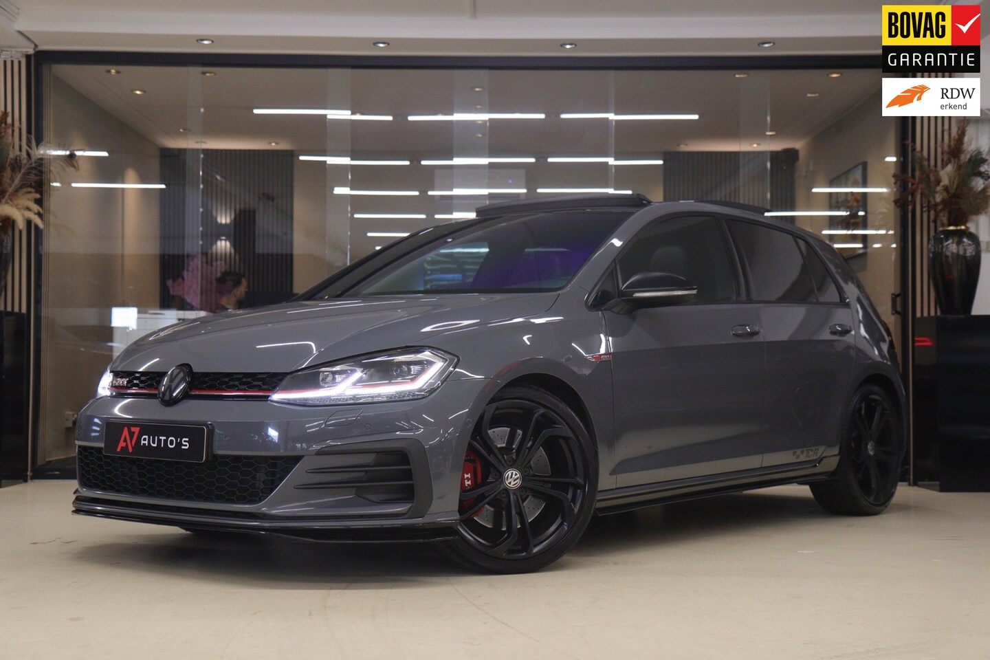 Volkswagen Golf - 2.0 TSI GTI TCR /PANO/CARPLAY/CAM/KEYLESS/ACC/LANEASSIST/VOL - AutoWereld.nl
