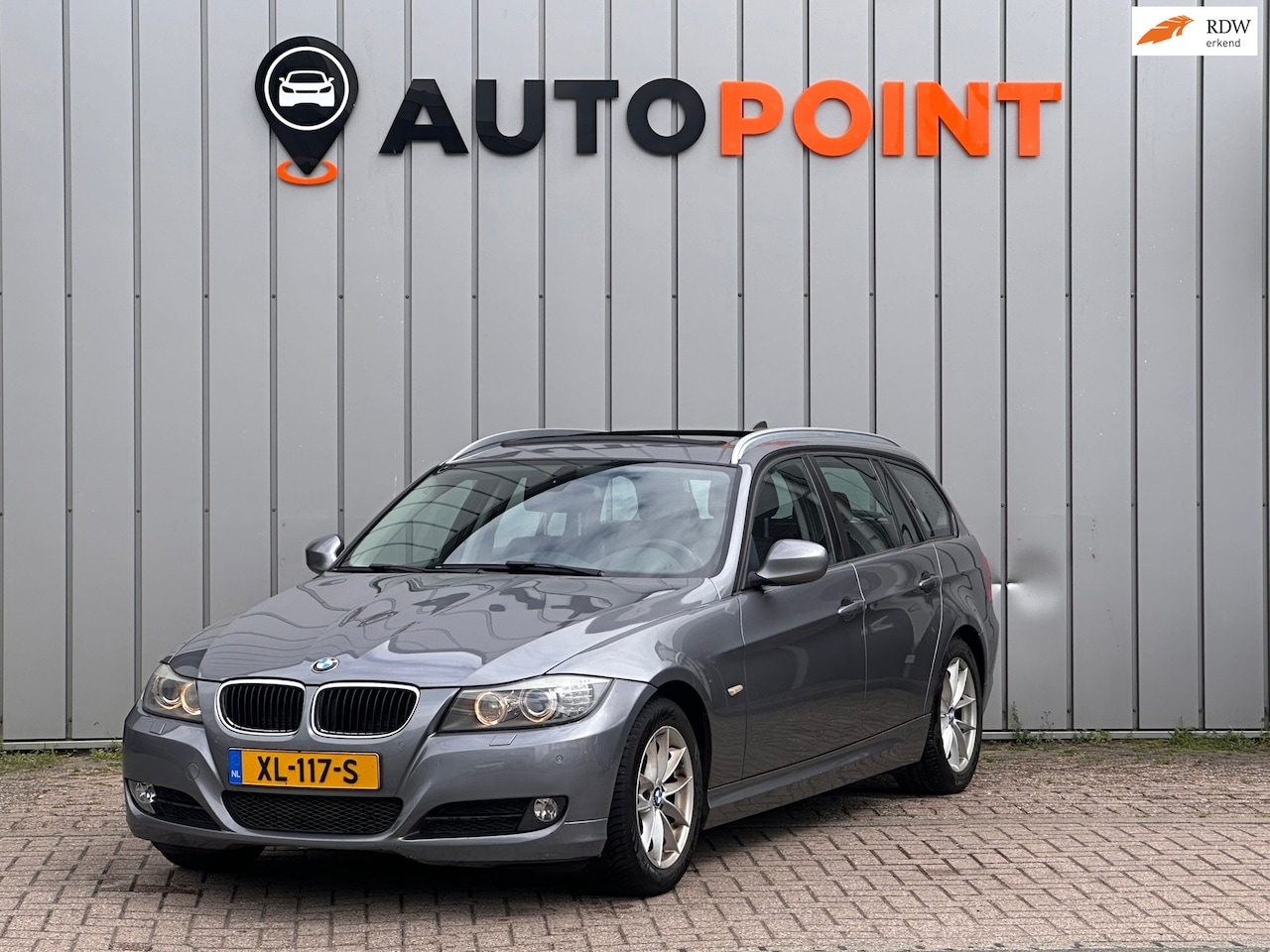 BMW 3-serie Touring - 318i Luxury Line PANO STOELVRW PDC - AutoWereld.nl