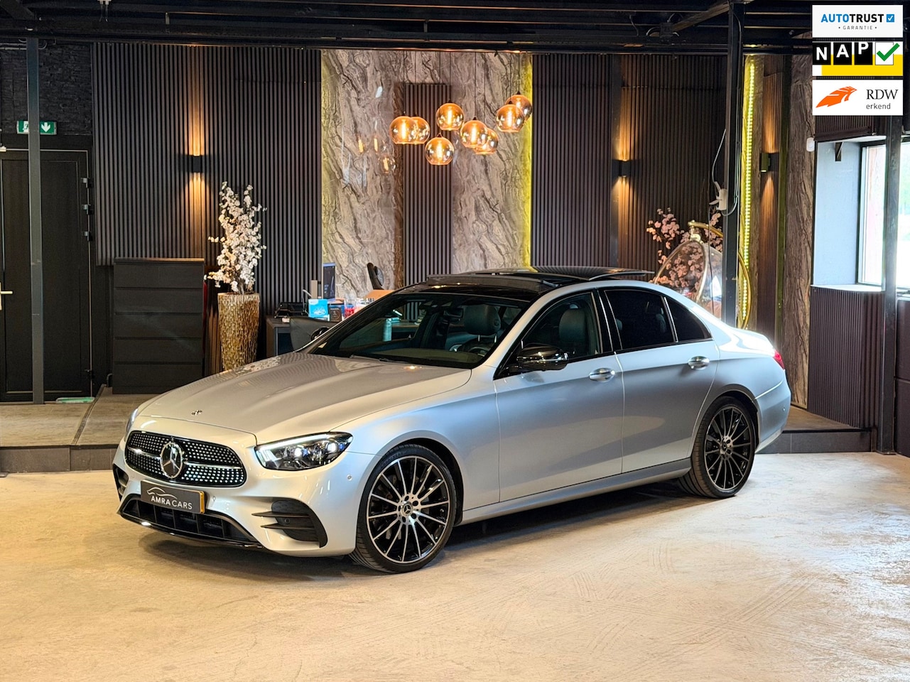 Mercedes-Benz E-klasse - 200 AMG Line|Pano|Sfeer|Memory|Burmester|Vol! - AutoWereld.nl